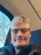 Simon, Contacten en Berichten, Man zoekt Vrouw