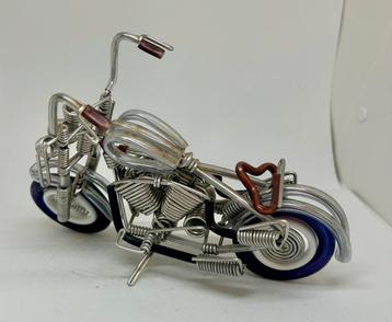 Motor van draad en plastic - model beschikbaar voor biedingen