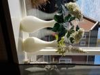 2 witte Vazen, 39 cm hoog, Huis en Inrichting, Ophalen, Wit, Minder dan 50 cm, Glas