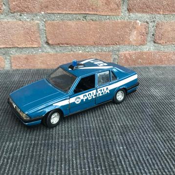 1:24 BBURAGO ALFA ROMEO 75 POLIZIA …… NÚ 7,50 !! beschikbaar voor biedingen