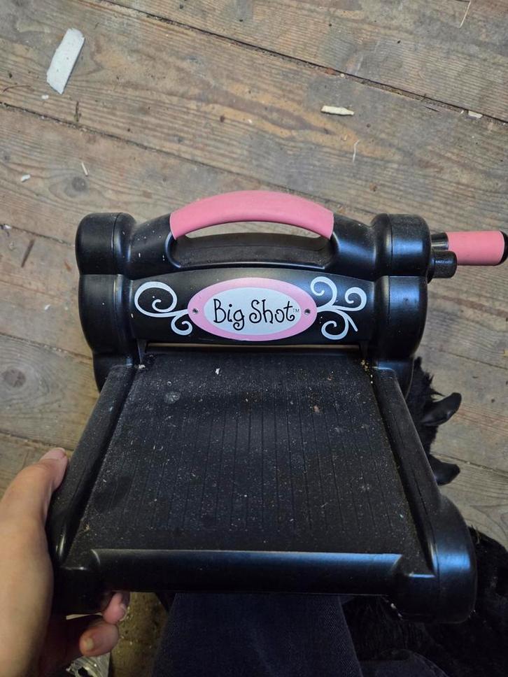 Big Shot Stansmachine - Perfect voor Creatievelingen!, Hobby en Vrije tijd, Scrapbooking, Gebruikt, Slicemachine of Snijmachine