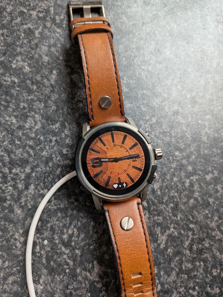 Diesel Griffted Smartwatch - Stoer en Functioneel!, Sieraden, Tassen en Uiterlijk, Smartwatches, Gebruikt, Android, Grijs, Hartslag