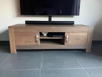 Prachtige eikenhouten tv-meubel beschikbaar voor biedingen