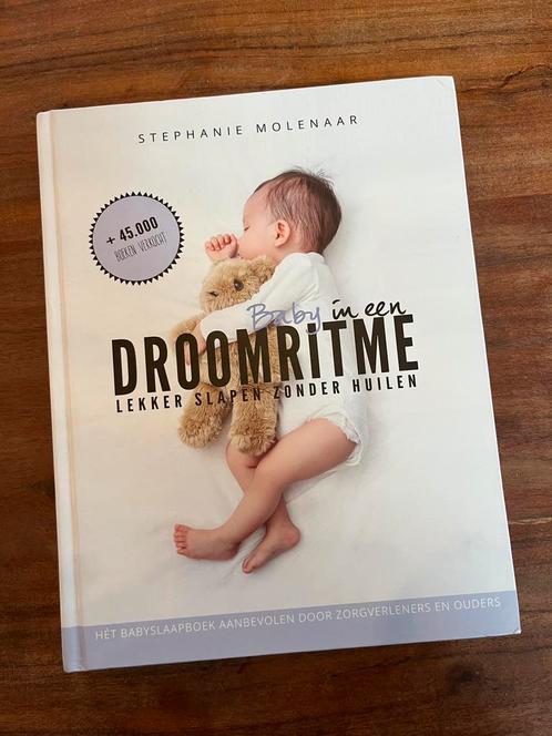 Baby in een droomritme - Stephanie Molenaar, Boeken, Zwangerschap en Opvoeding, Zo goed als nieuw, Opvoeding tot 6 jaar, Ophalen of Verzenden