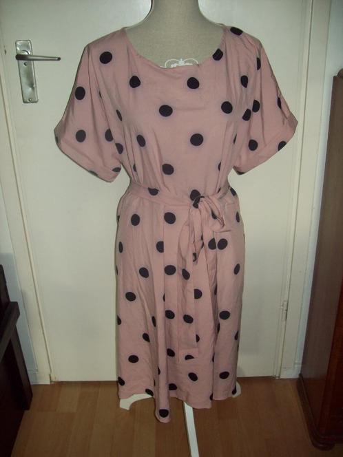 NIEUW! Trendy roze jurk met zwarte polkadot maat 1XL 46 48, Kleding | Dames, Jurken, Nieuw, Maat 46/48 (XL) of groter, Roze, Verzenden