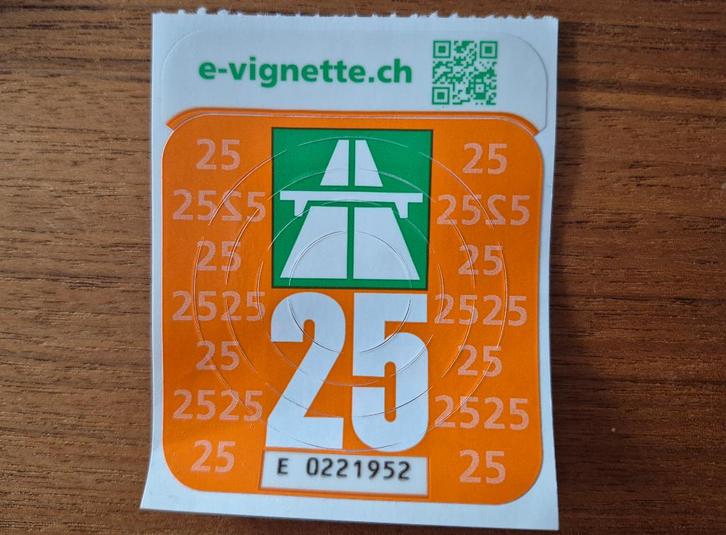 Vignet Zwitserland 2025 (met aankoopbon), Tickets en Kaartjes, Autovignetten, Drie personen of meer