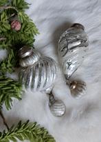 Glasbal creme zilver brocante Kerstbal glas 2 stuks, Diversen, Kerst, Ophalen of Verzenden, Zo goed als nieuw