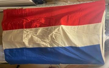 Vlaggen beschikbaar voor biedingen