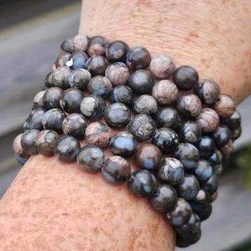 Mooie que sera armbandjes 9 mm beschikbaar voor biedingen