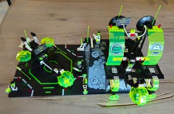 LEGO 6988 Blacktron 2 Alpha Centauri outpost 1991 compleet beschikbaar voor biedingen