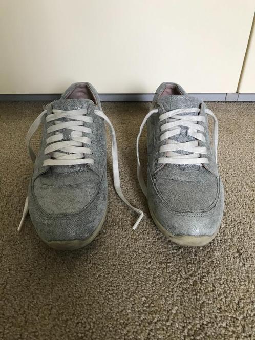 Sneakers Durea, maat 4,5, wijdtemaat H, Kleding | Dames, Schoenen, Zo goed als nieuw, Sneakers of Gympen, Verzenden