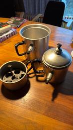 2 dubbelwandige fluitpannen 1 oude eierkookpan aluminium, Huis en Inrichting, Keuken | Potten en Pannen, Ophalen of Verzenden