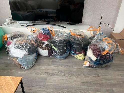 ≥ Partij Kleding Diverse Maten — Dames-kledingpakketten