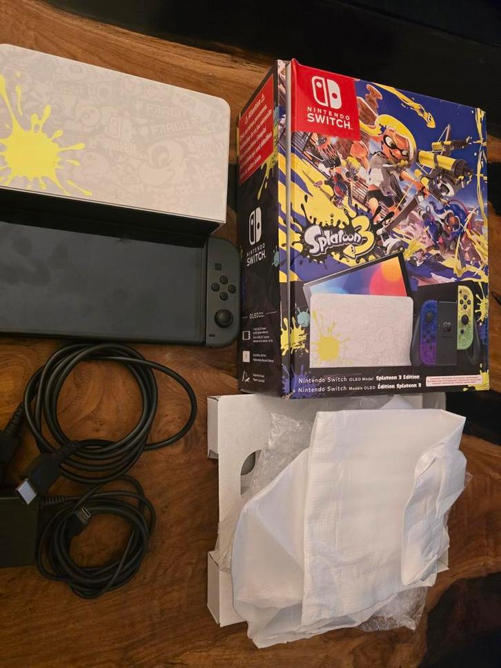 Nintendo Switch OLED - Prachtige Staat!, Spelcomputers en Games, Games | Nintendo Switch, Zo goed als nieuw, Avontuur en Actie