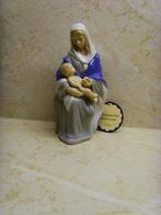 Mooi erg verfijnd beeldje van Maria en Kind - porselein, Ophalen of Verzenden, Christendom | Katholiek, Zo goed als nieuw, Beeld(je)