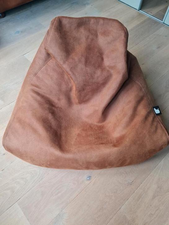 Zitzak b-bag indoor bruin suedelook, Huis en Inrichting, Zitzakken, Zo goed als nieuw, Bruin, Ophalen
