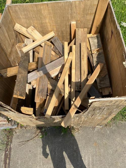 Pallethout gratis af te halen – ideaal voor klussen of stoke, Tuin en Terras, Haardhout, Blokken, Overige houtsoorten, Minder dan 3 m³