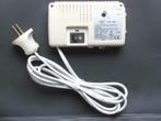 Regelbare COAX kabel antenne versterker + TV splitser, Ophalen of Verzenden, Gebruikt