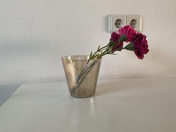 Pols Potten vaas gegraveerd met bloemen ; hoogte 12,5 cm beschikbaar voor biedingen