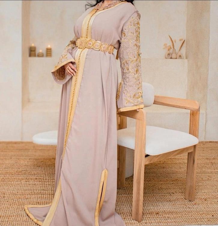 Elegante Caftan met Riem, Kleding | Dames, Jurken, Zo goed als nieuw, Maat 36 (S), Paars, Onder de knie, Ophalen of Verzenden