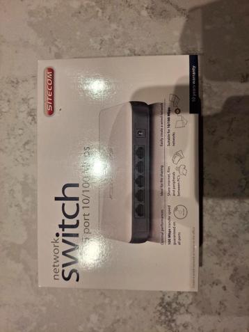 Netwerk Switch 5 poorten 10/100 Mbps - Nieuw in doos beschikbaar voor biedingen