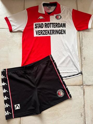 Origineel nog nieuw Feyenoord Kappa shirt xxl en broek xl beschikbaar voor biedingen