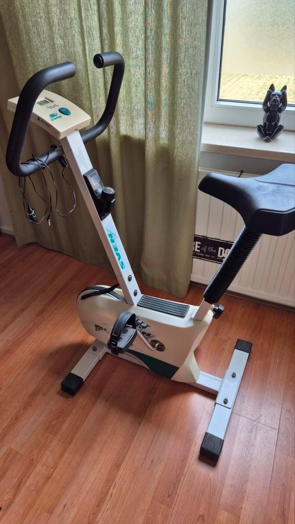 Hometrainer fiets, Sport en Fitness, Fitnessapparatuur, Gebruikt, Hometrainer, Metaal, Ophalen