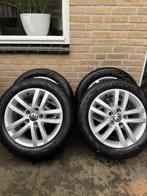 Winterbanden volkswagen golf 205/55 R16 (6,5J), Ophalen, 16 inch, Banden en Velgen, 205 mm