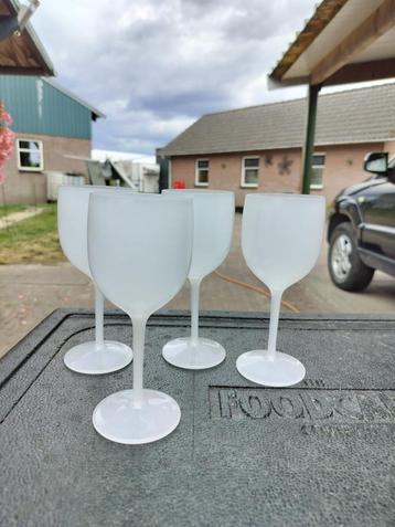 Kunststof wijnglazen 100stks (bruiloftdeco) beschikbaar voor biedingen