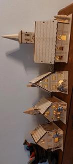 Diverse houten huizen kerk is 20x30cm.,handgemaakt., Ophalen, Zo goed als nieuw