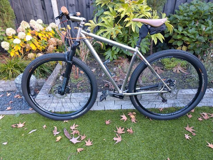 Pilot titanium mountainbike, Fietsen en Brommers, Fietsen | Mountainbikes en ATB, Zo goed als nieuw, Overige merken, Ophalen