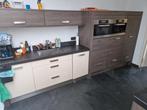 Keuken met kookeiland en bijkeuken te koop!, Huis en Inrichting, Keuken | Complete keukens, Ophalen, Gebruikt, Bruin, Graniet of Steen