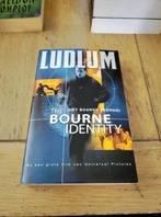Boek: The Bourne Identity (Robert Ludlum), Ophalen of Verzenden, Gelezen, Robert Ludlum