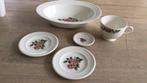 Lotje Wedgwood Edme Briar Rose.Theetip.2 petitfour schotels, Ophalen of Verzenden, Zo goed als nieuw, Wedgwood, Kop(pen) en/of Schotel(s)