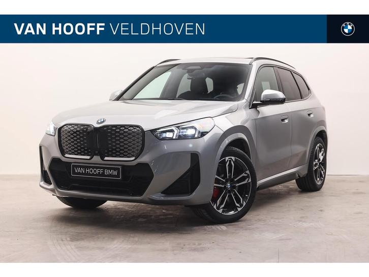BMW iX1 eDrive20 High Executive M Sport / Panoramadak / Trek, Auto's, BMW, Bedrijf, Te koop, iX1, Adaptive Cruise Control, Alarm
