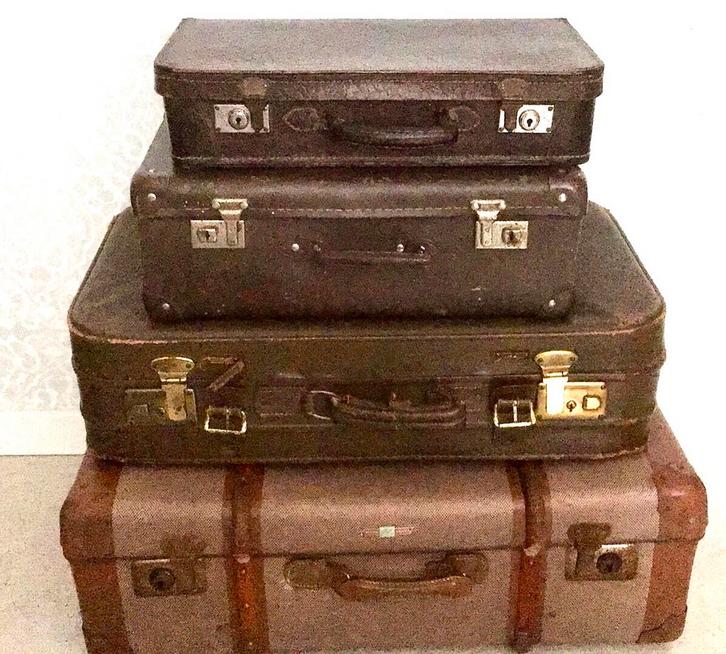 Stapel antieke koffers, Huis en Inrichting, Woonaccessoires | Kisten, Gebruikt, Ophalen of Verzenden