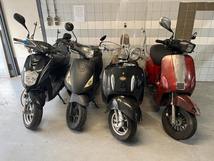 4x complete scooter met kenteken sym orbit killerbee agm ret, Motoren, Onderdelen | Overige, Gebruikt