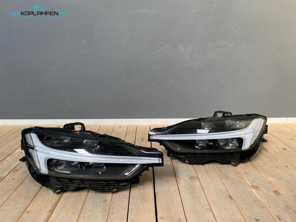 Volvo XC60 2 facelift MID LED koplamp koplampen links rechts, Ophalen, Gebruikt, -, -