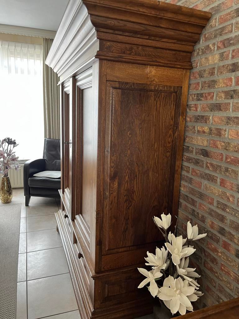 Houten kast met twee deuren en twee lades, Ophalen, 150 tot 200 cm, Eikenhout, Zo goed als nieuw