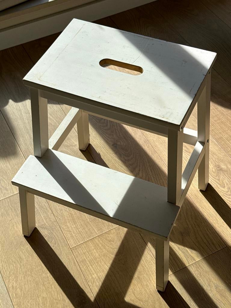 Ikea Witte houten opstapje / krukje met twee treden, Ophalen, Gebruikt, Hout