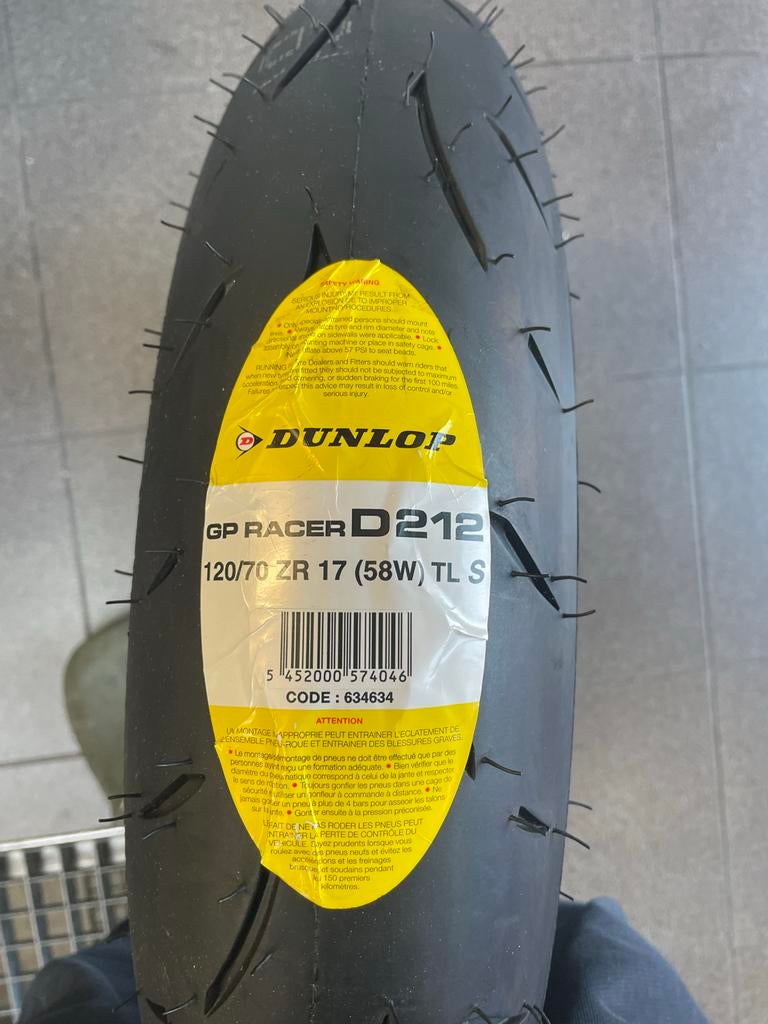 Dunlop GP RACER D212 120/70 ZR17, Ophalen of Verzenden, Nieuw