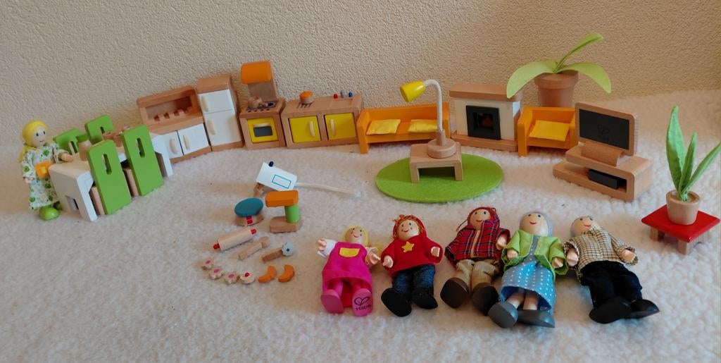 Grote Set Houten Poppenhuis Meubels en Popjes., Kinderen en Baby's, Speelgoed | Poppenhuizen, Ophalen of Verzenden, Zo goed als nieuw