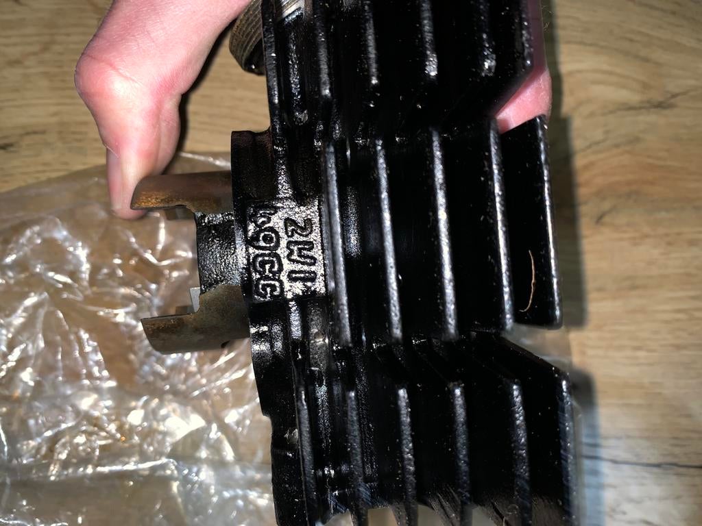 Cilinder + zuiger yamaha dt50mx, Fietsen en Brommers, Brommeronderdelen | Algemeen, Ophalen of Verzenden, Zo goed als nieuw, Cilinder