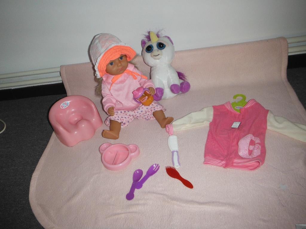 baby born grote zus met acc, Kinderen en Baby's, Speelgoed | Poppen, Ophalen, Zo goed als nieuw, Babypop