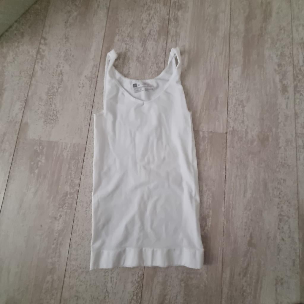 Corrigerend hemdje maat m
Nooit gedragen, zit erg comfortabe, Kleding | Dames, Pyjama's, Hema, Ophalen of Verzenden, Nieuw, Maat 38/40 (M)