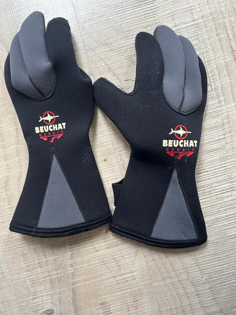 Duikhandschoenen Beuchat 6 mm maat S, Watersport en Boten, Duiken, Ophalen of Verzenden, Gebruikt, Overige typen