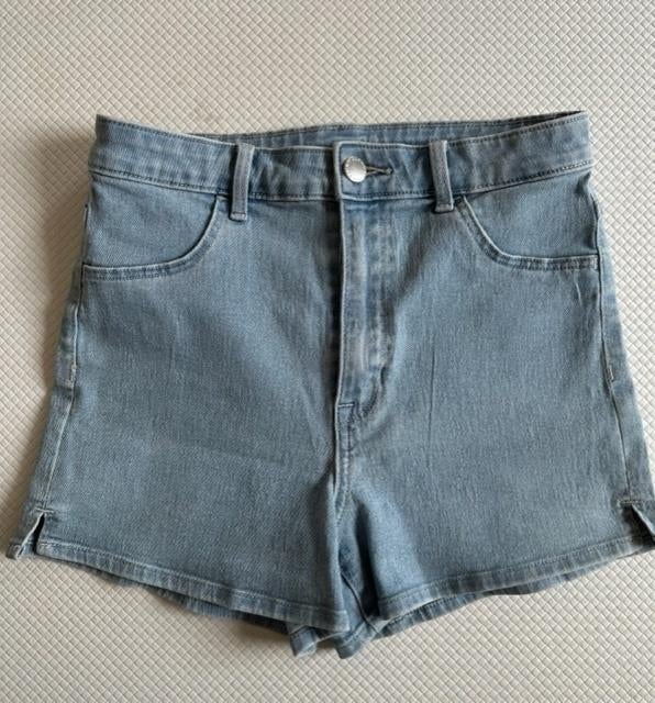 Korte jeans broek van H&M maat 36 nog NIEUW (R175), H&M, Blauw, Nieuw, Ophalen of Verzenden