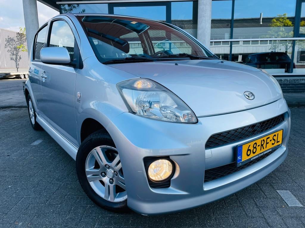 Daihatsu Sirion 2 1.3-16V Comfort AUTOMAAT AIRCO 14'LMV, 4 cilinders, Bedrijf, 930 kg, 1298 cc
