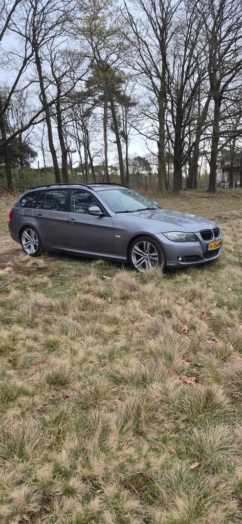 BMW 3-Serie 2.0 I 320 Touring 125KW 2009 Grijs, 1995 cc, Zwart, 4 cilinders, Handgeschakeld