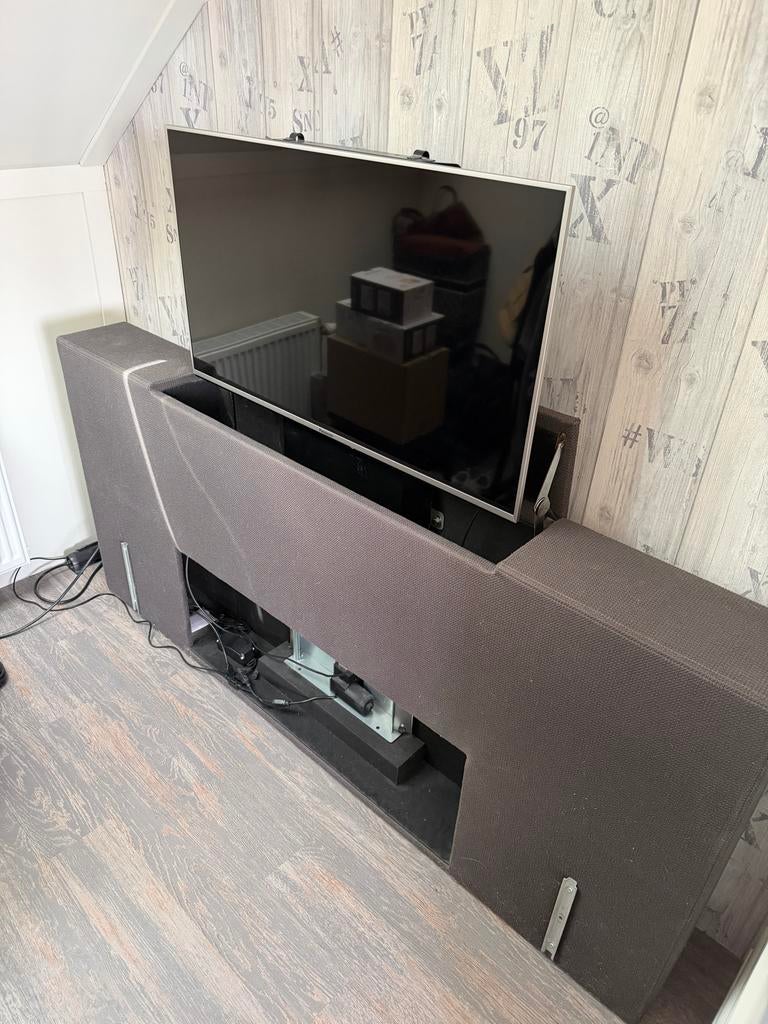 TV lift meubel voor aan voeteinde bed zonder TV, Ophalen, Overige materialen, Gebruikt, 150 tot 200 cm